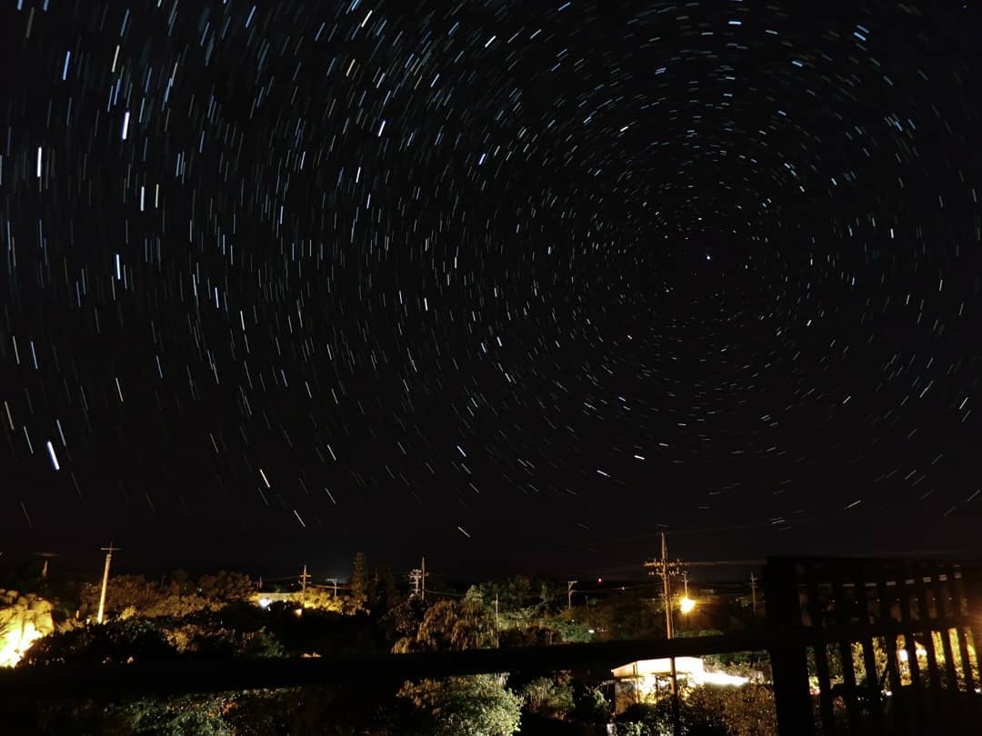 黒島の夜空に描かれた星の軌跡