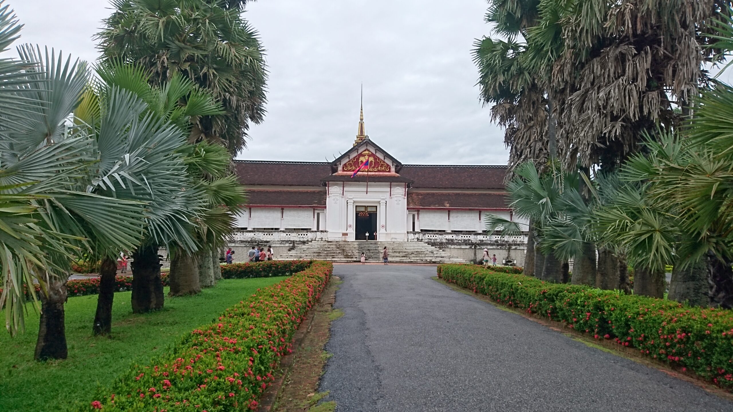 ルアンパバーンの王宮博物館の正面