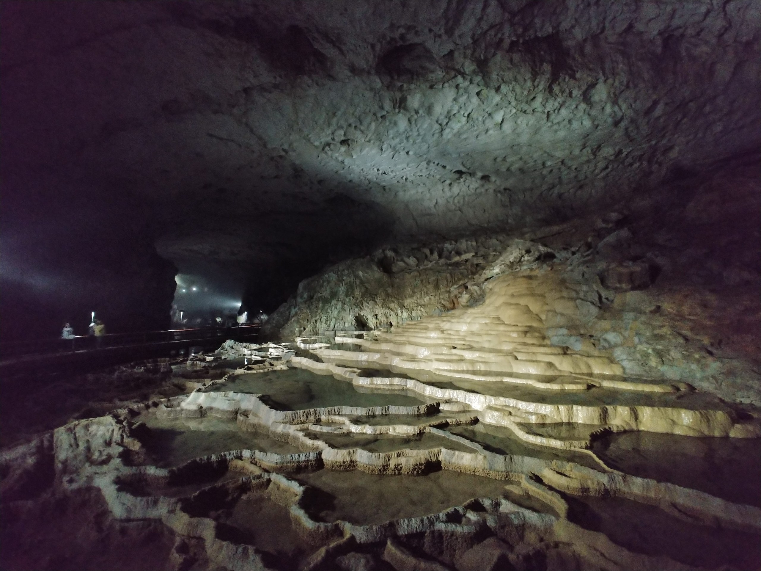 秋芳洞の百枚皿