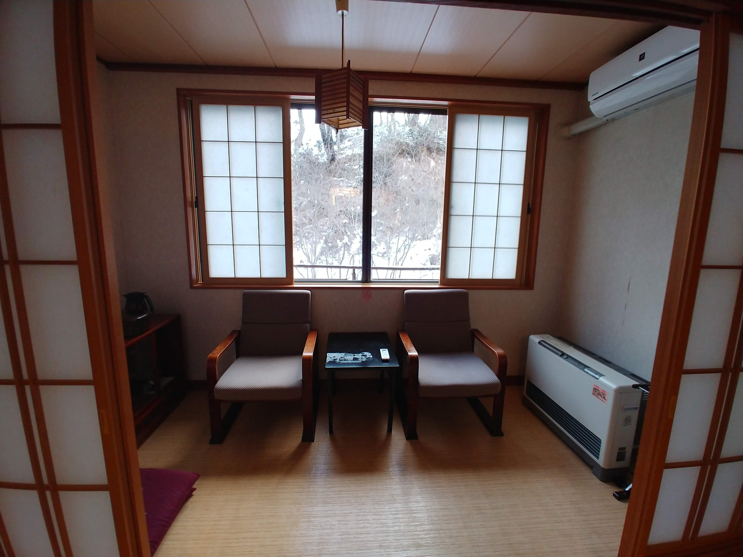 藤三旅館の和室