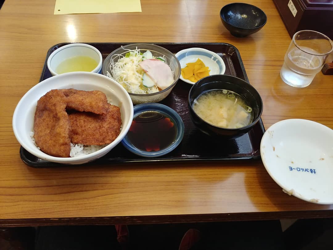 ヨーロッパ軒総本店のソースカツ丼の定食