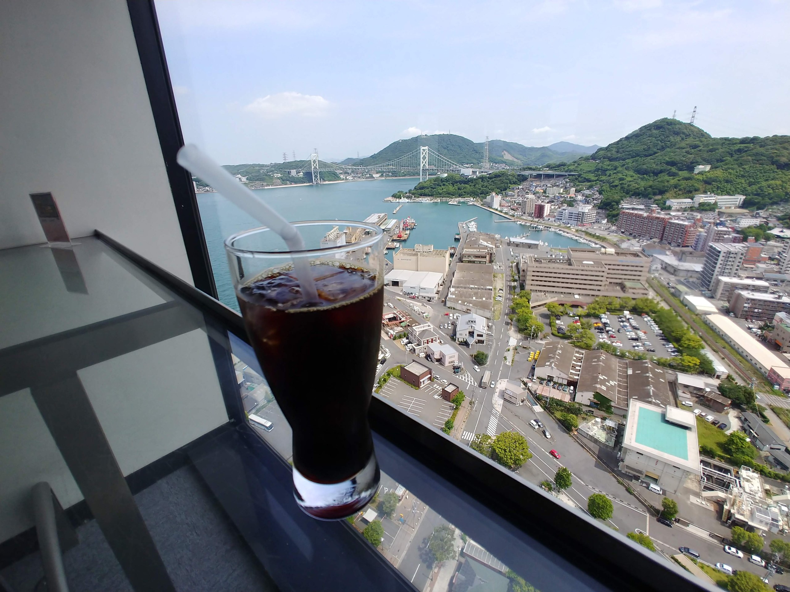 アイスコーヒーと関門海峡