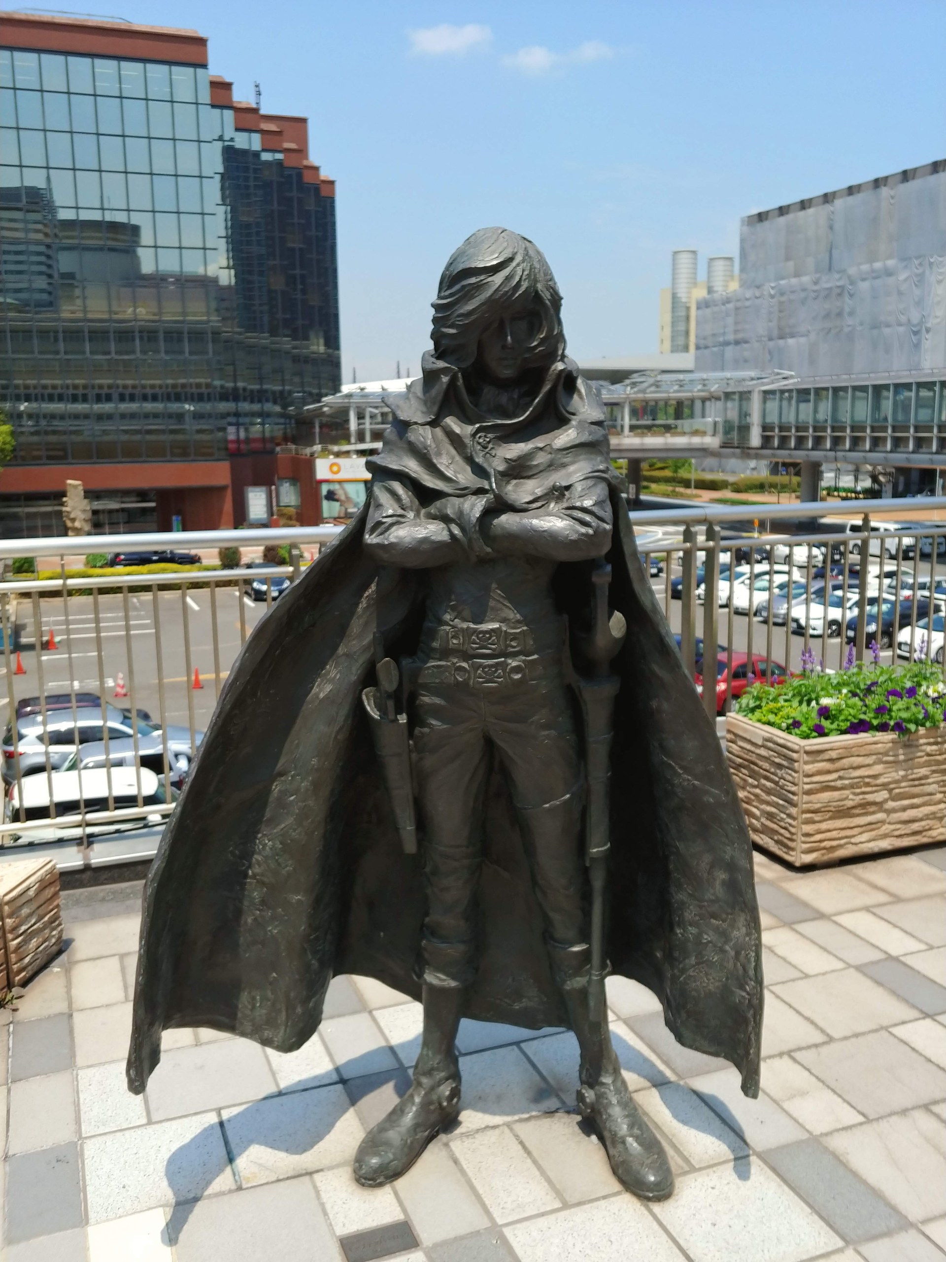 小倉のキャプテンハーロックの像