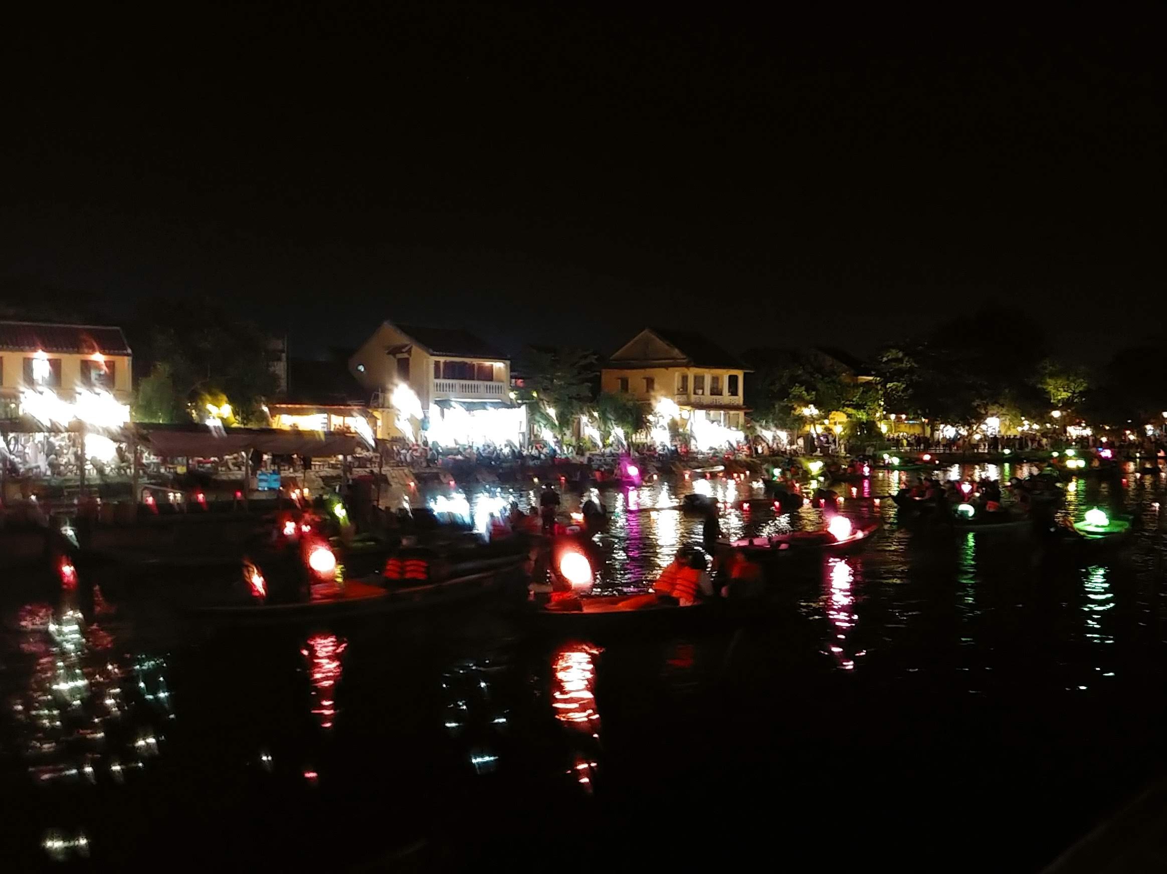 夜のトゥボン川