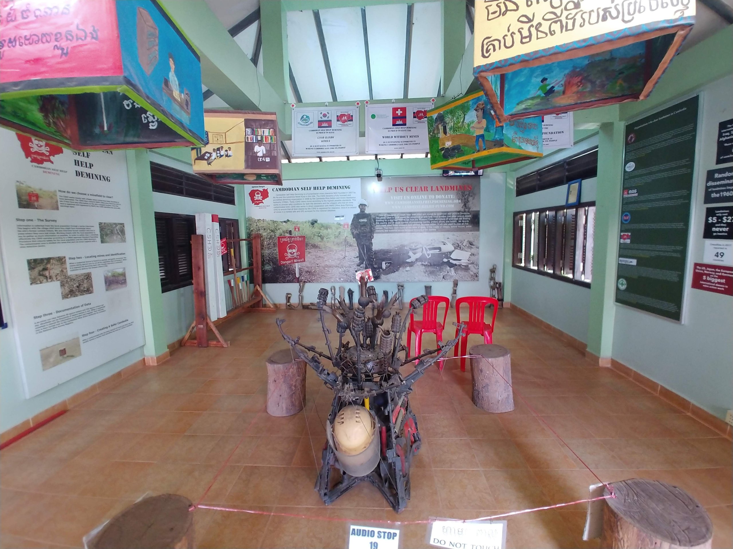 アキ・ラー地雷博物館の展示室