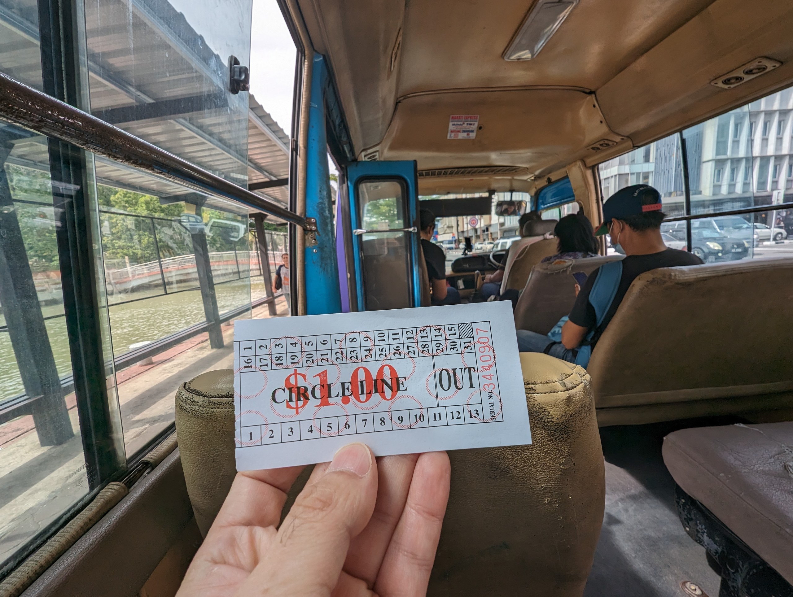 路線バスの車内で手にした、「CIRCLE LINE $1.00」の切符