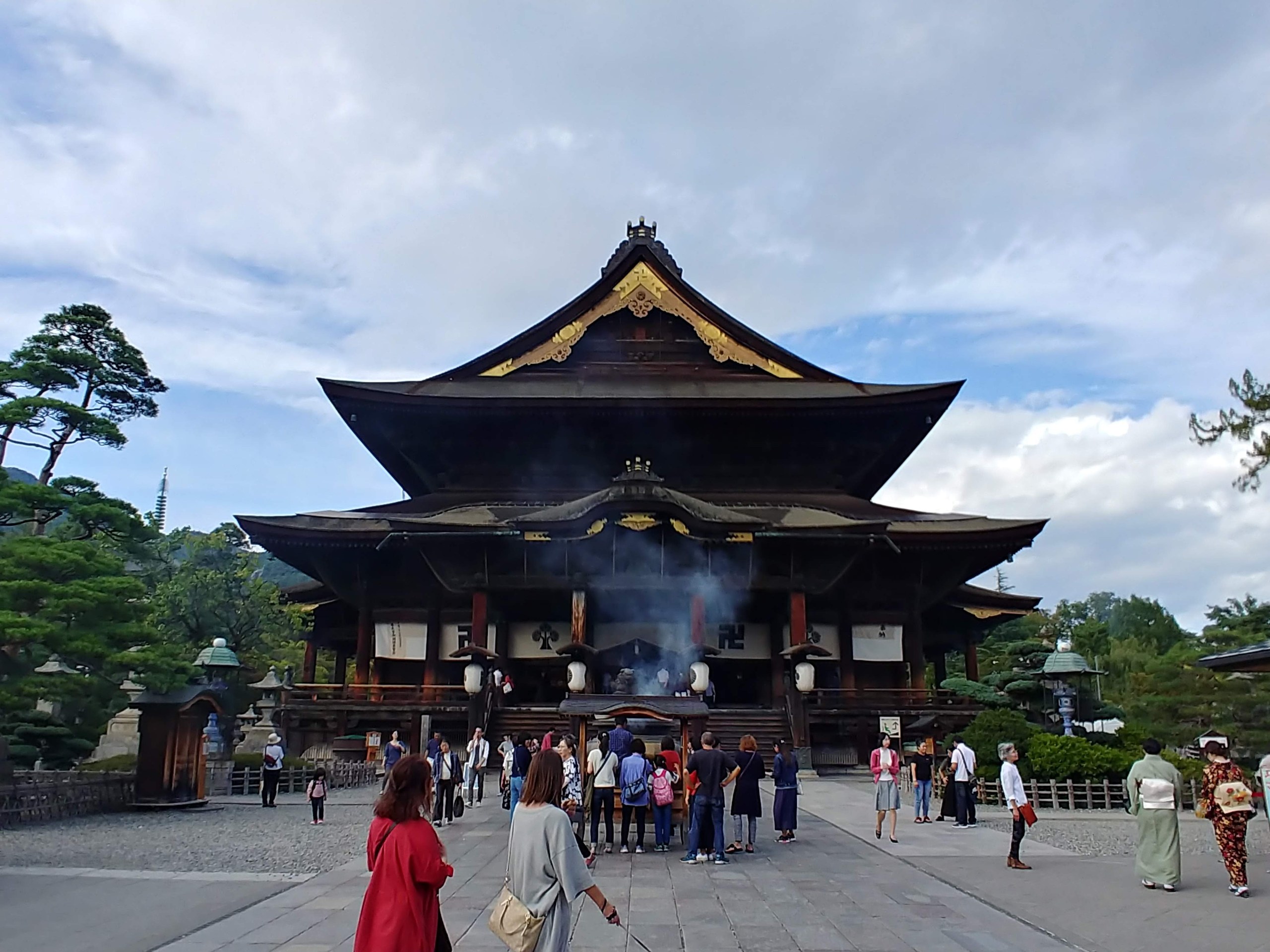 善光寺の本堂