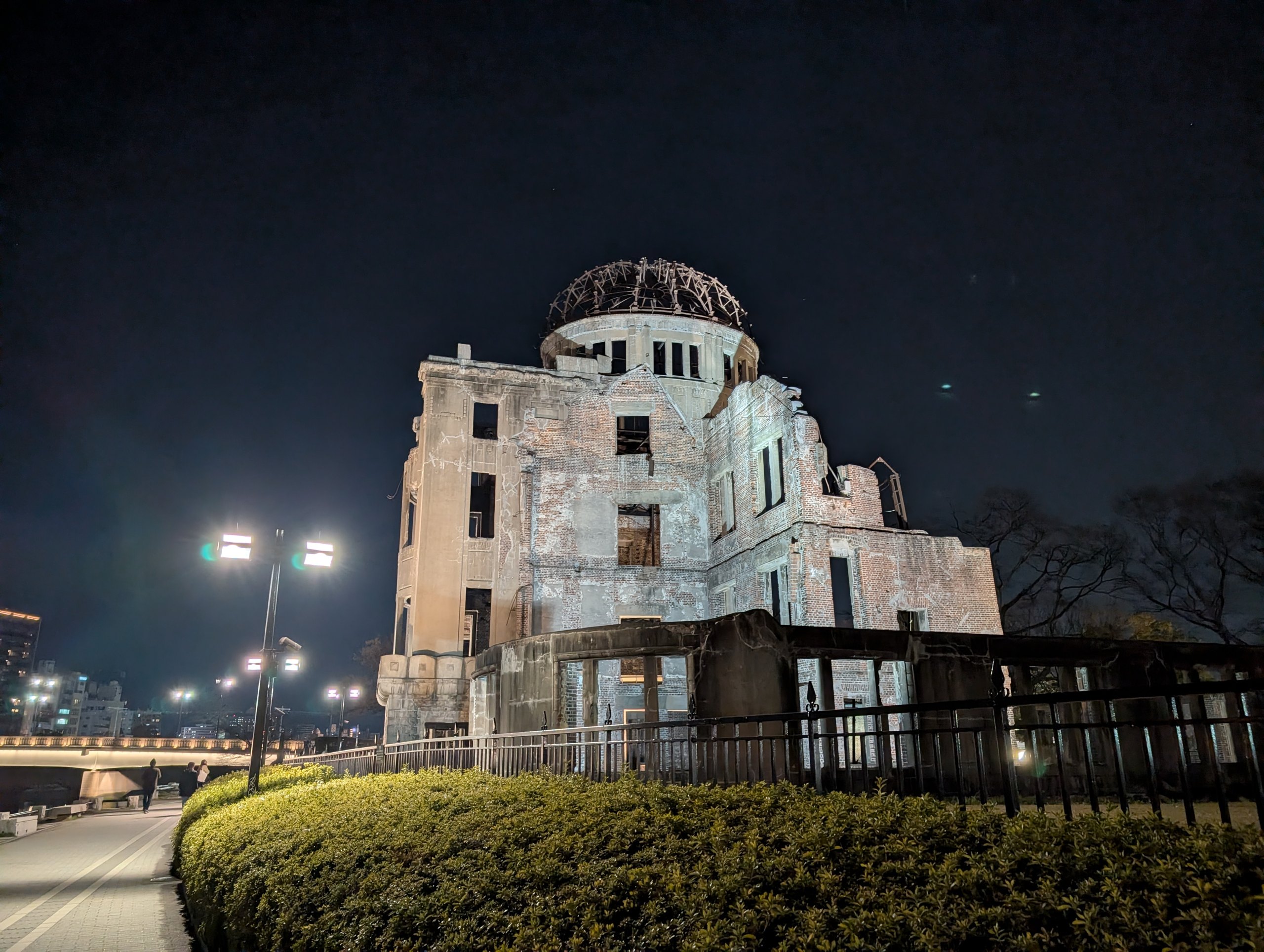 夜の原爆ドーム