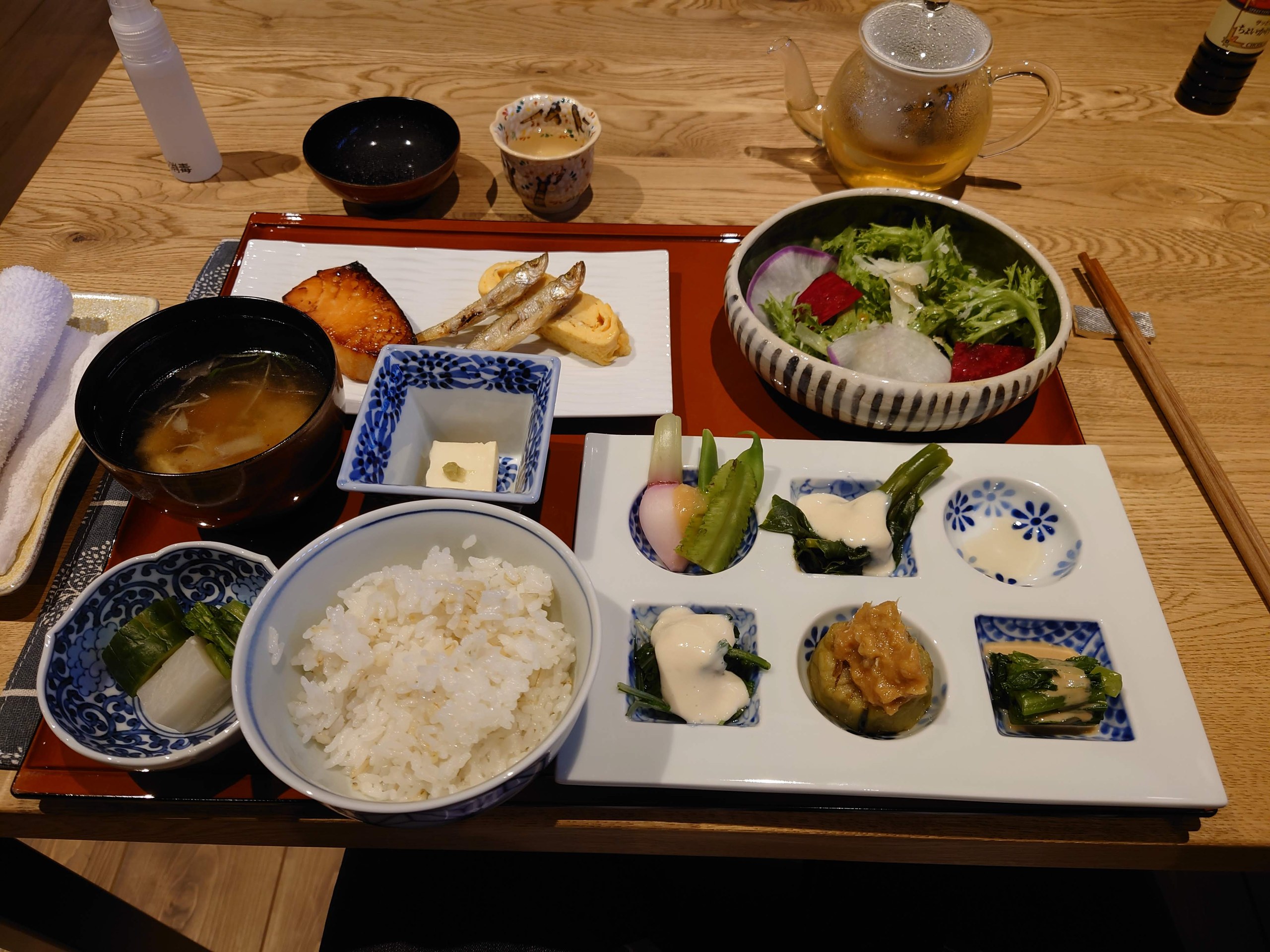 朝食