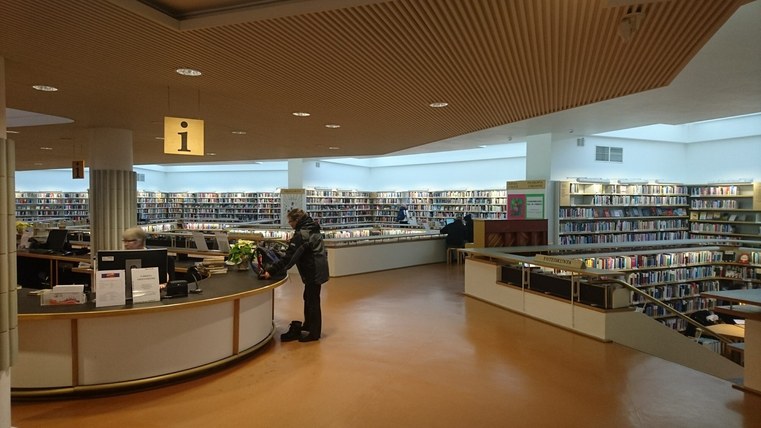 ロヴァニエミの図書館の中