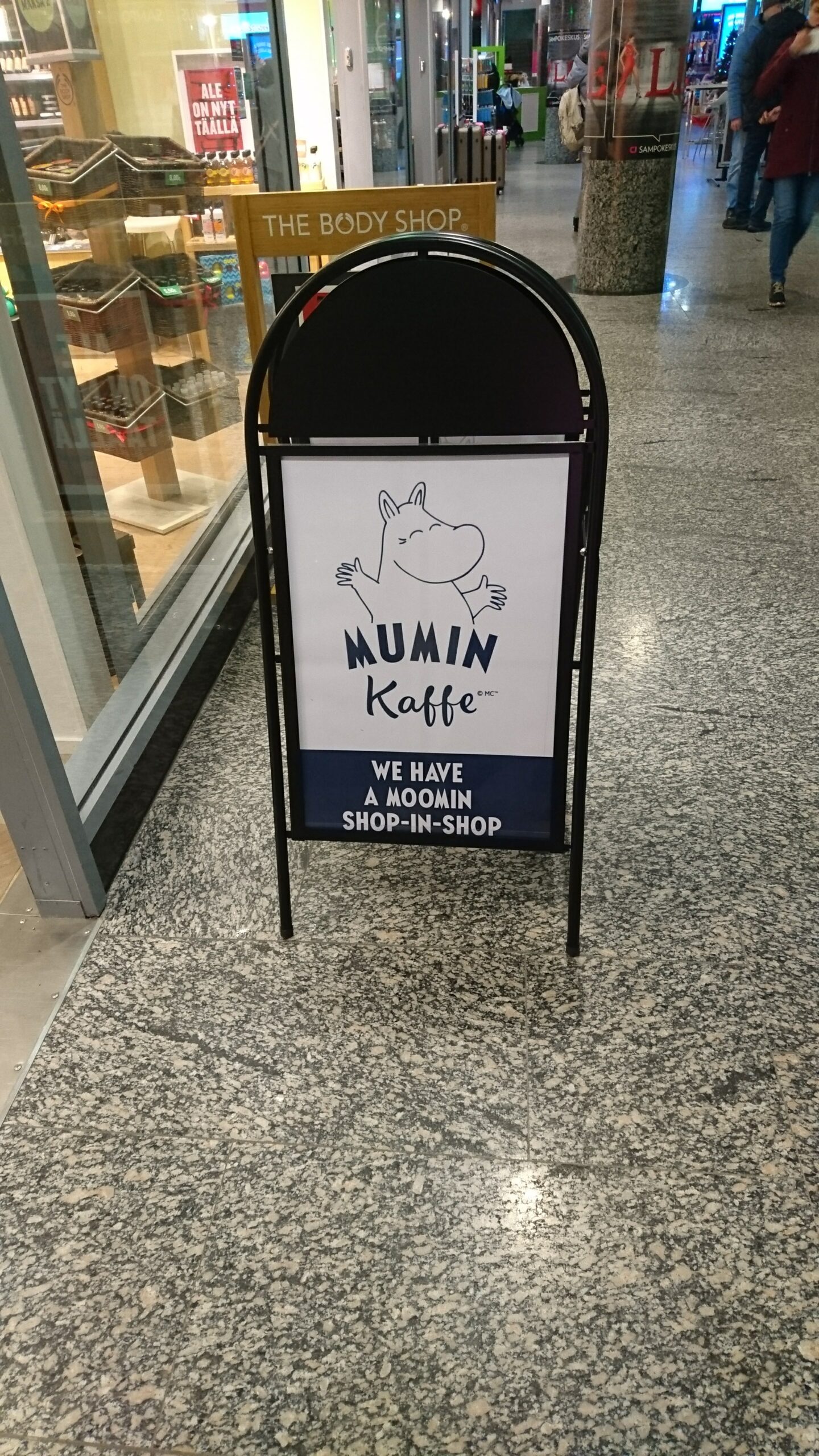 「MUMIN Kaffe」の立て看板