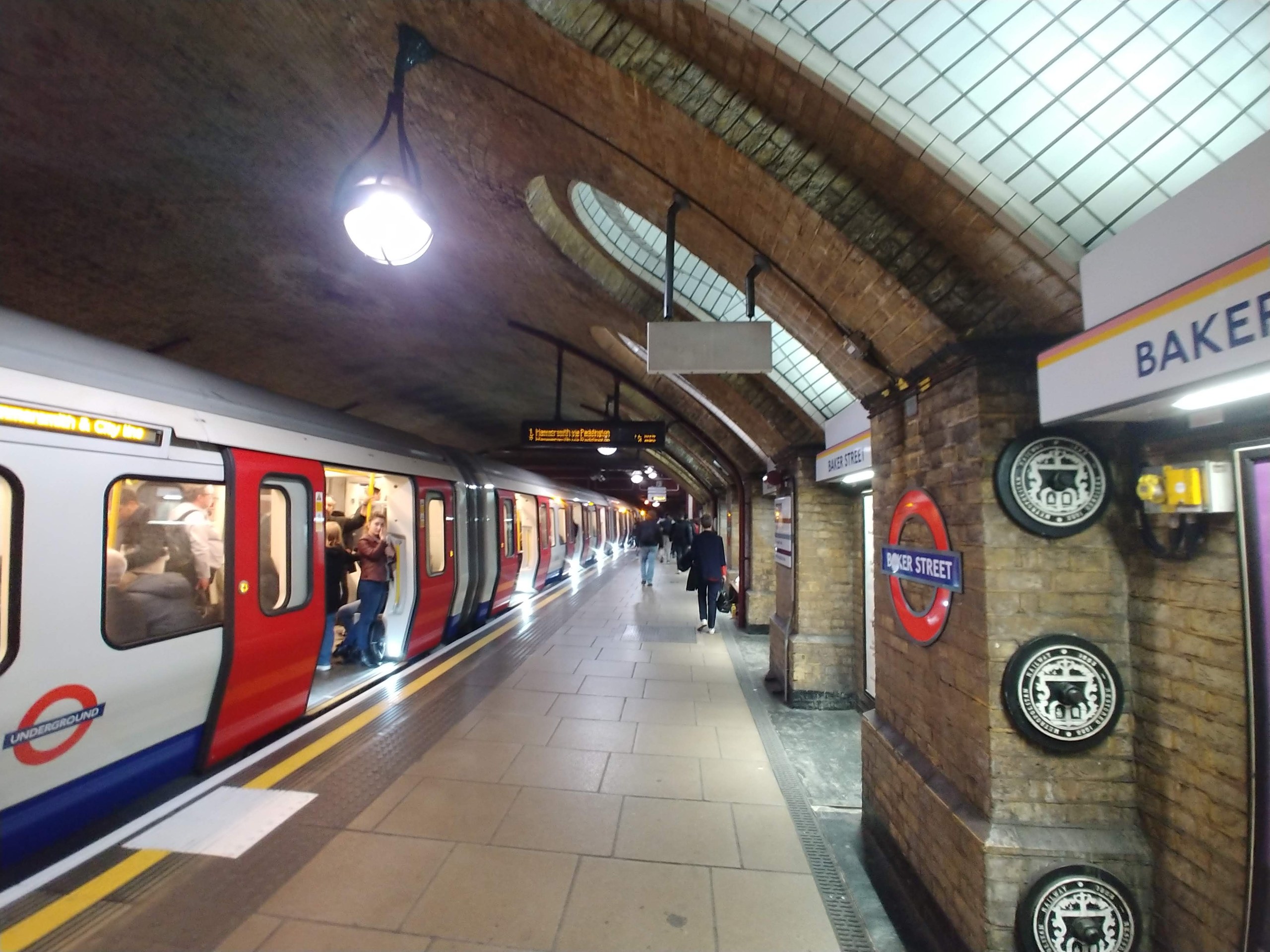 ロンドン地下鉄ベーカー・ストリート駅のホーム