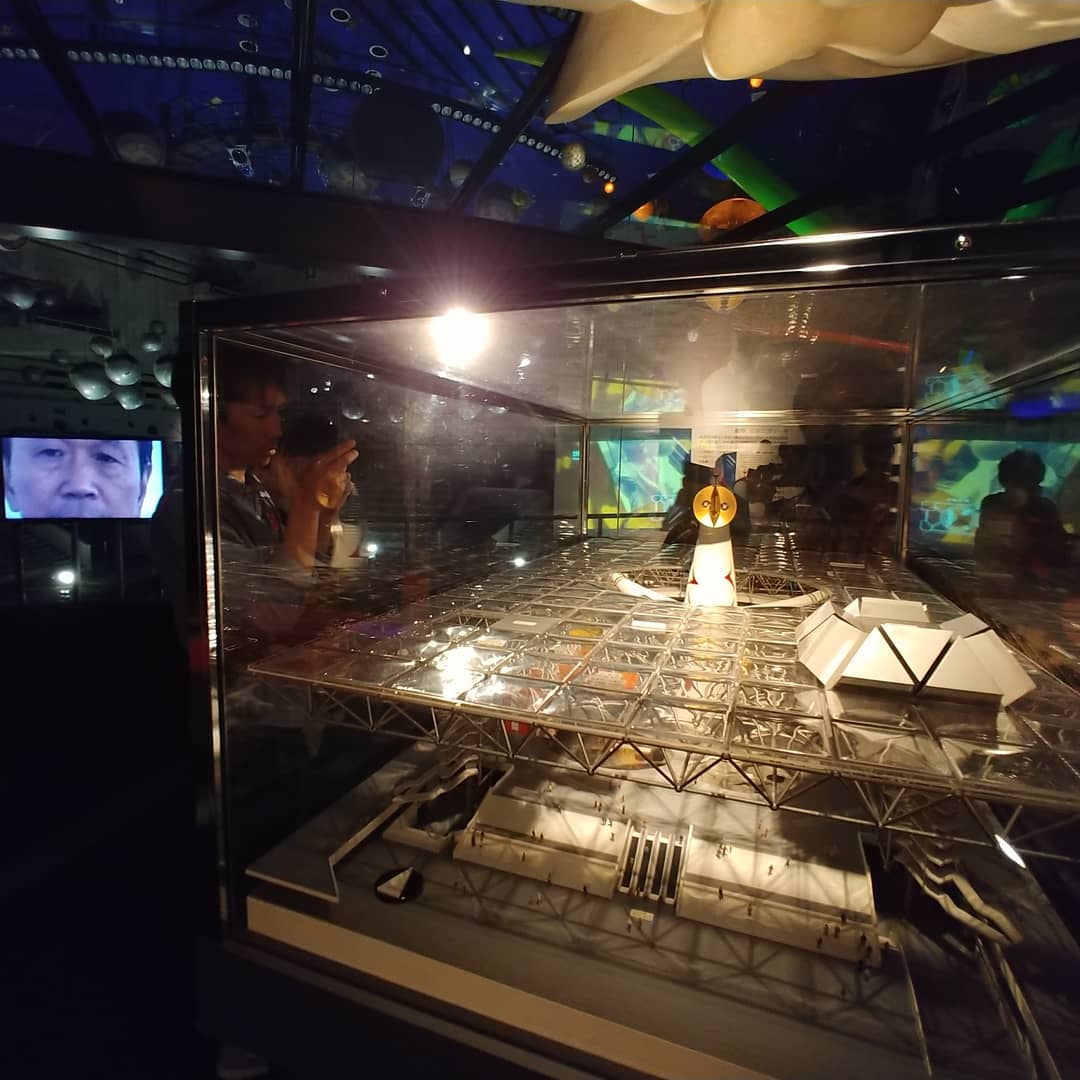 太陽の塔の内部に展示された、大屋根の模型