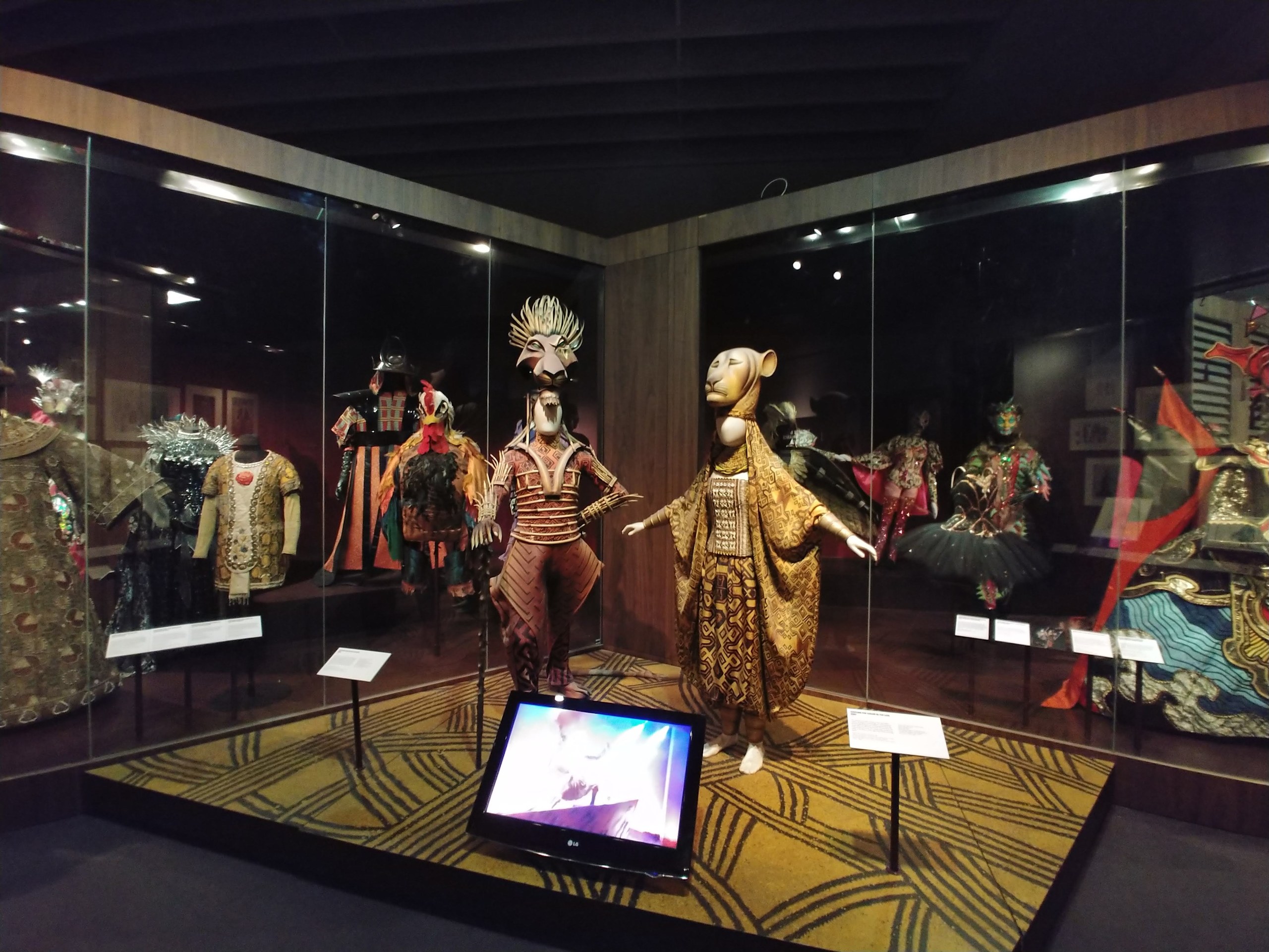V&A博物館の舞台衣装の展示